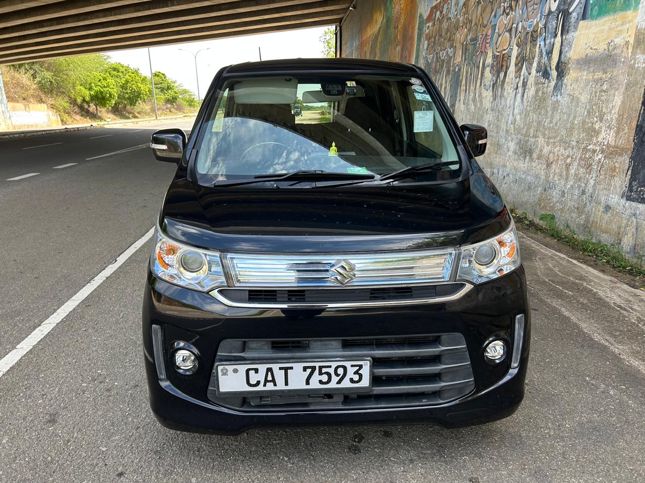 Suzuki Wagon R Stingray photo 1