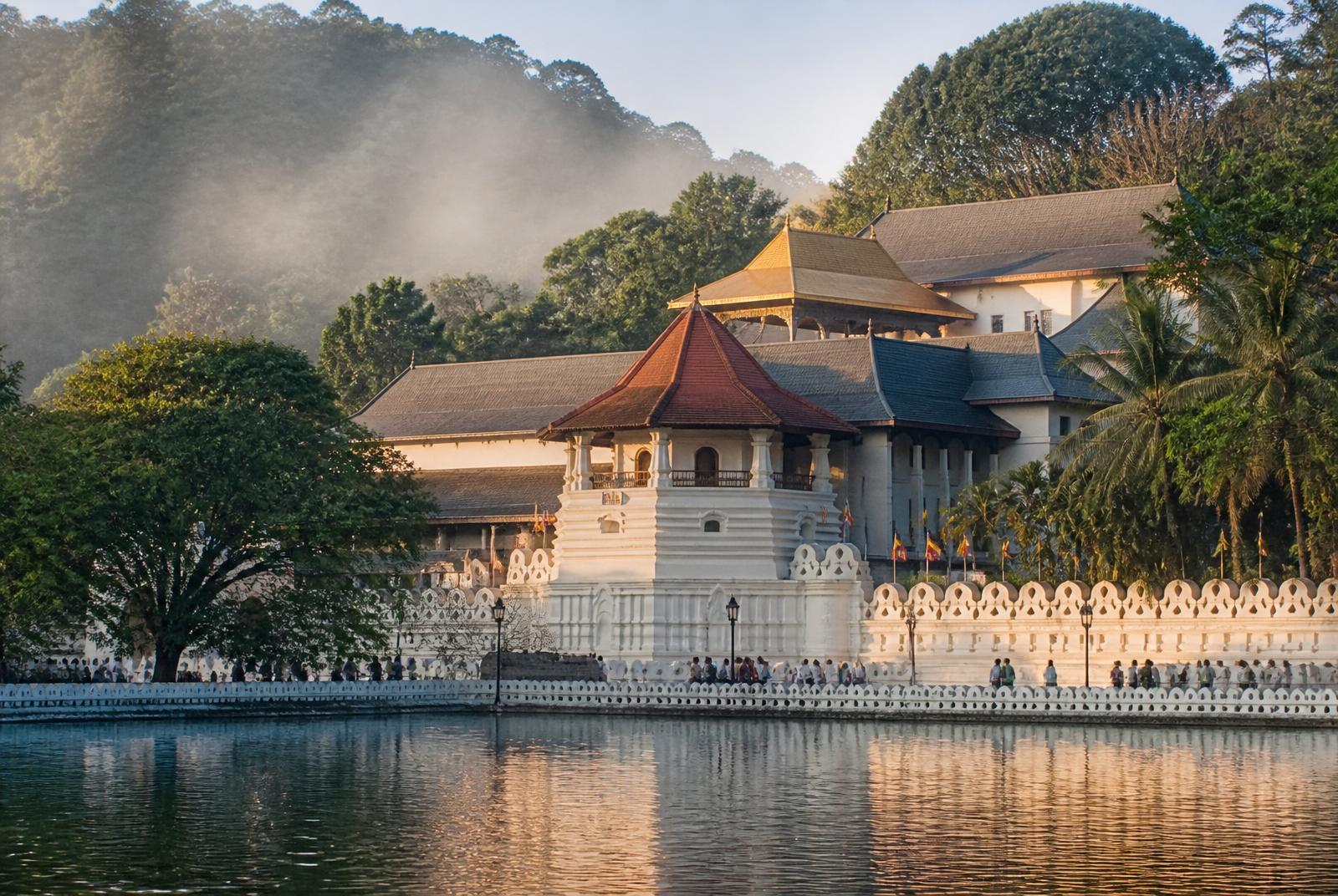Kandy Day Tour — Temple of the Tooth & Cultural Show